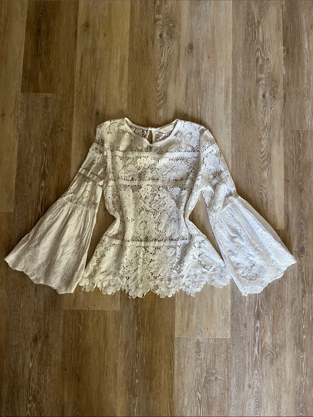 Adiva white Lace Bell-Sleeve Peplum Blouse